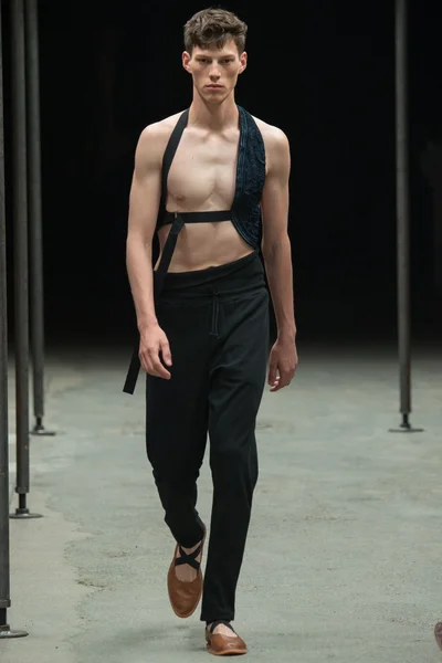 Look 12